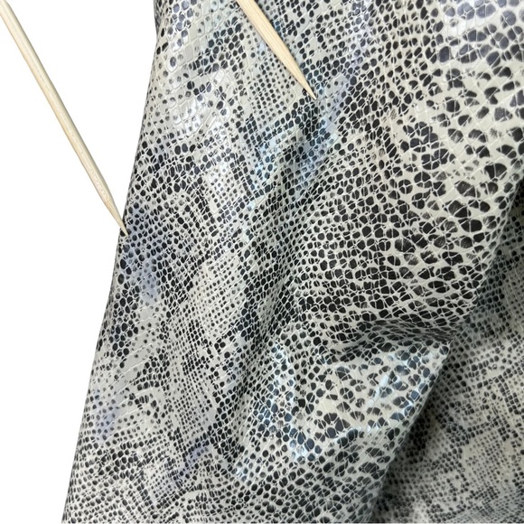 DCC Faux Snakeskin Button Up Cropped Jacket Cream Black Snake Print Medium M - Picture 11 of 15